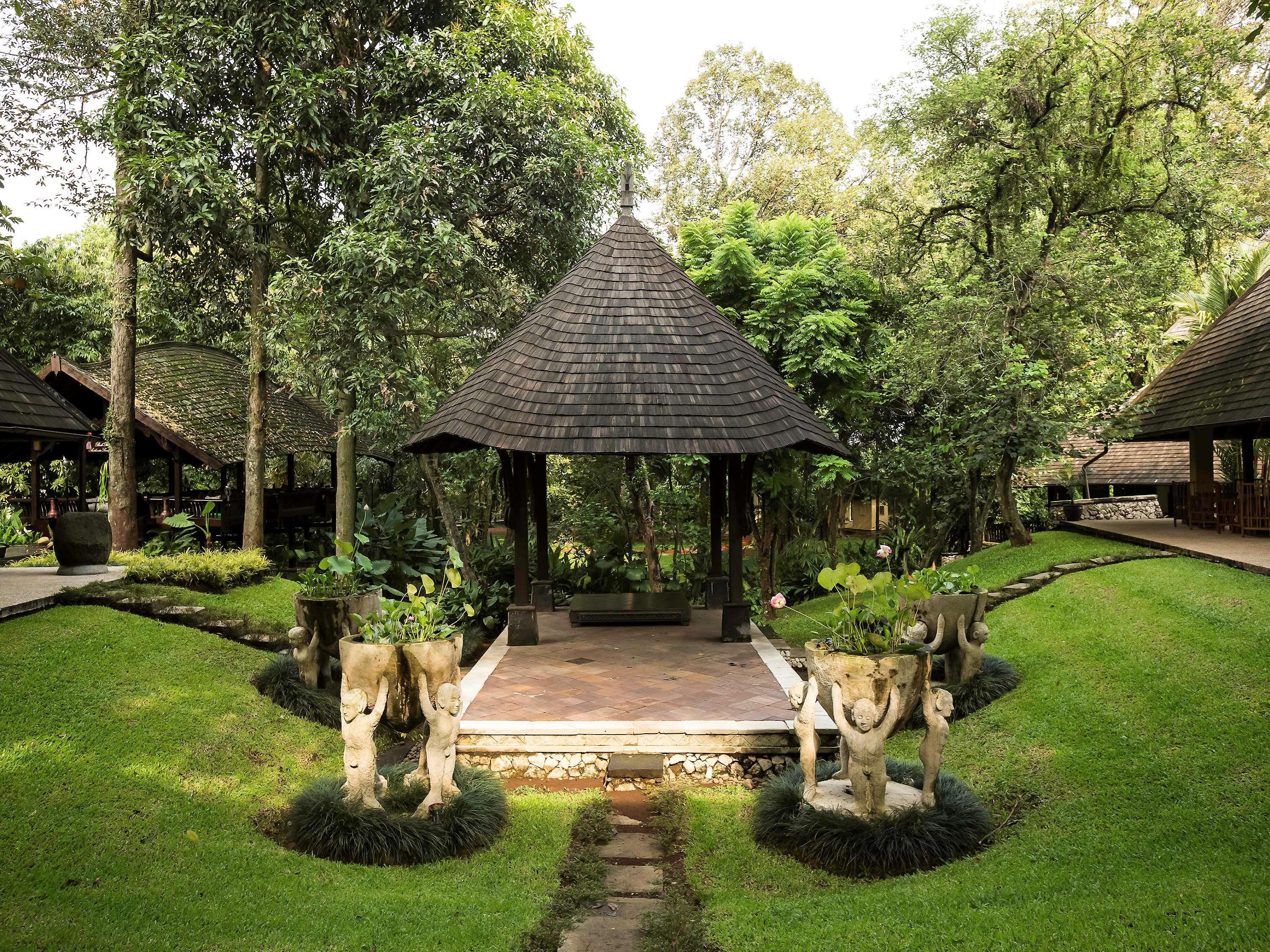 Novotel Bogor Golf Resort Buitenkant foto